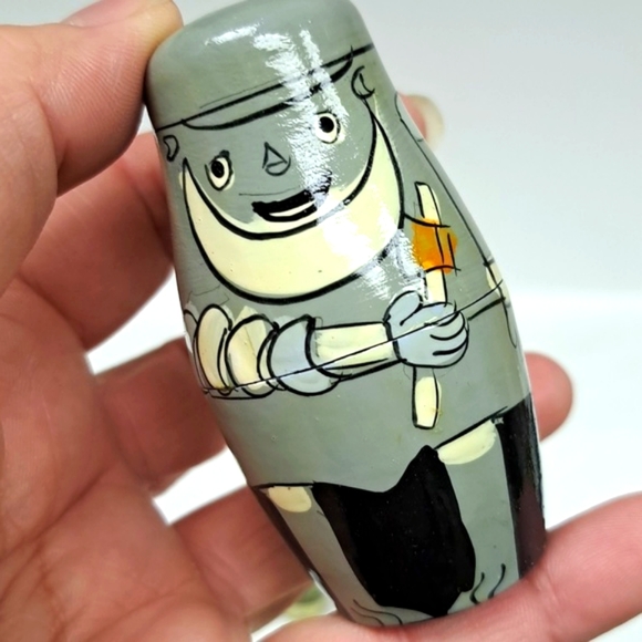 - Vintage Russian "Wizard Of Oz " set of 5 wood nesting dolls hand painted - Picture 6 of 12